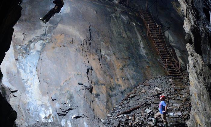 Go Below Underground Adventures Ultimate Xtreme 70 Freefall